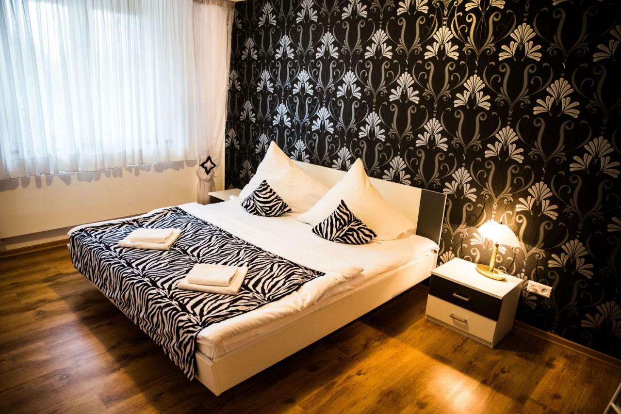 Rynek Apartment *